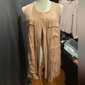 Sleeveless button up blouse